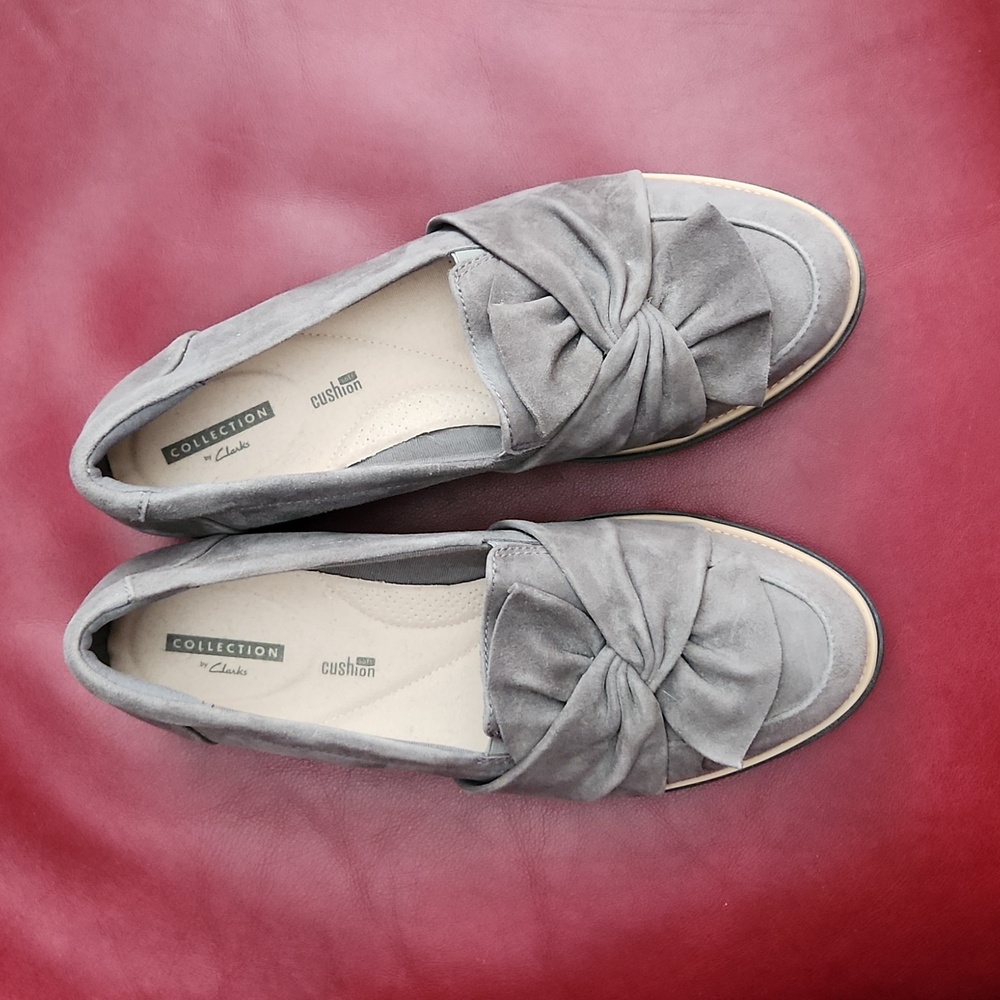 Clarks | NEW Gray Suede Bow Wedge Loafer | Women's 9W